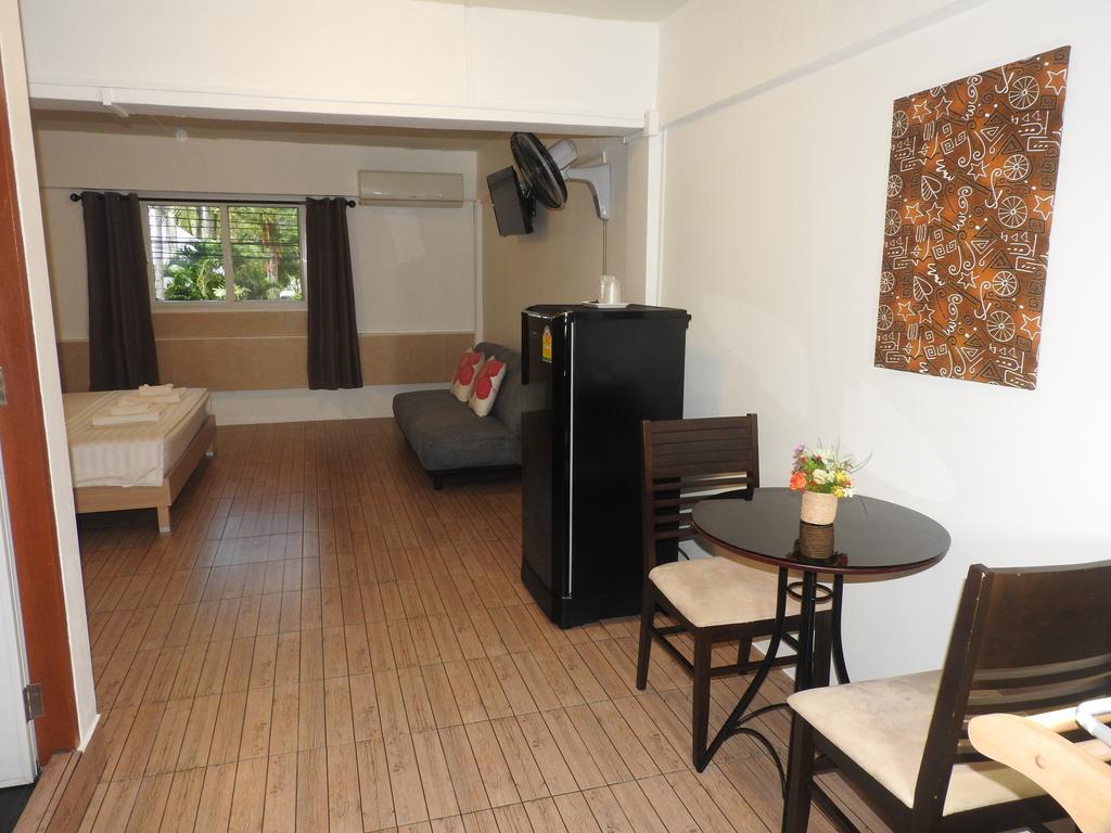 Allstar Guesthouse Karon Buitenkant foto