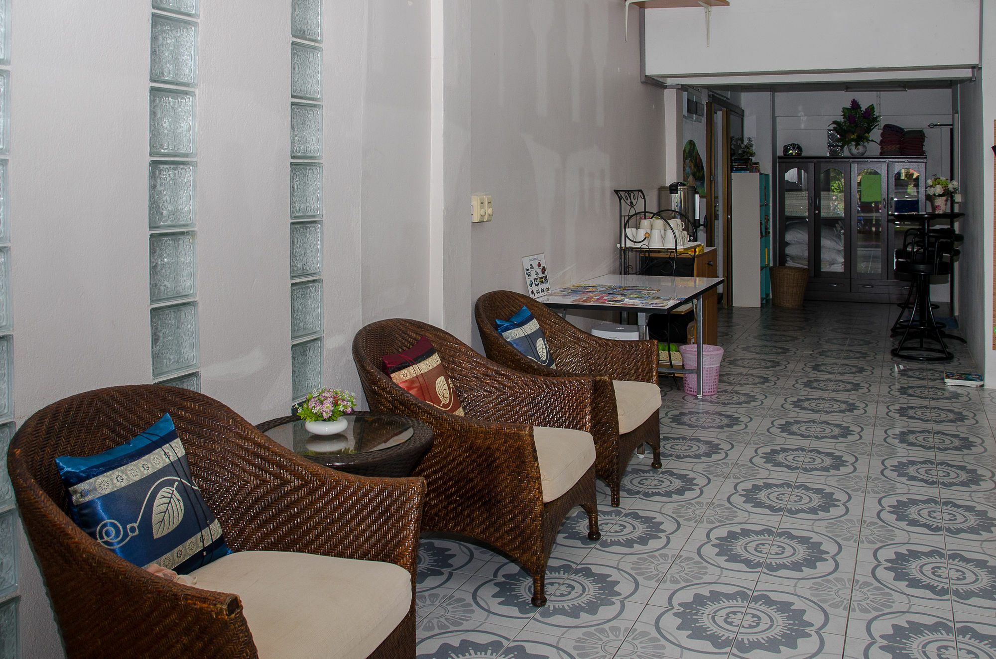 Allstar Guesthouse Karon Buitenkant foto