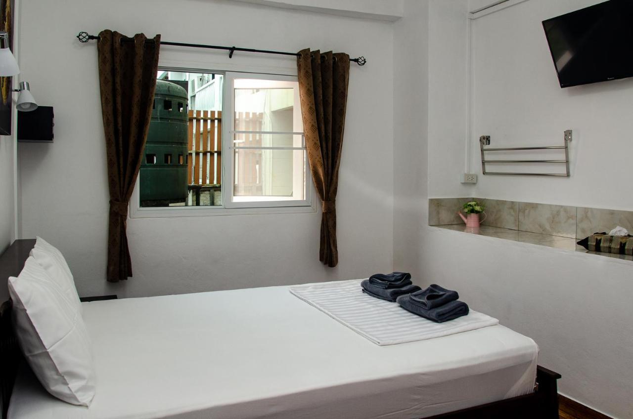 Allstar Guesthouse Karon Buitenkant foto